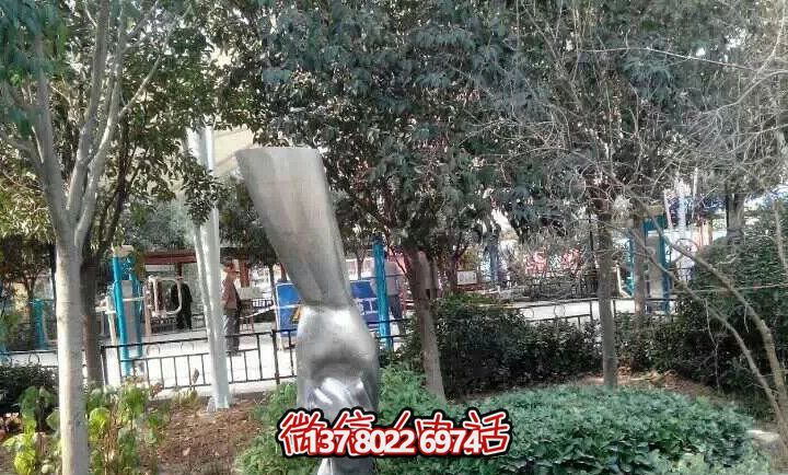 不銹鋼兒童雕塑——讓孩子們在學校里拉大手，拋光小手