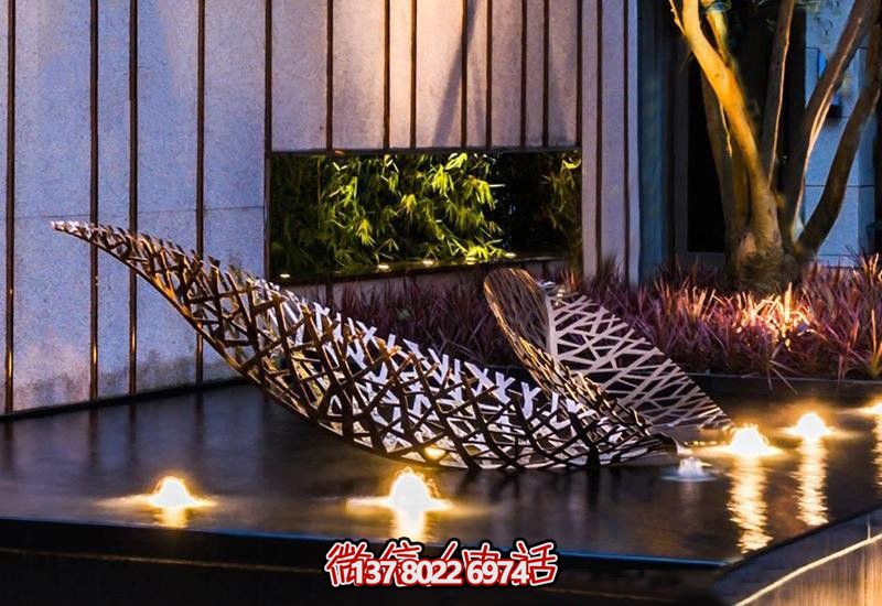 不銹鋼樹葉鏤空雕塑，給戶外和酒店環境帶來優雅氣息
