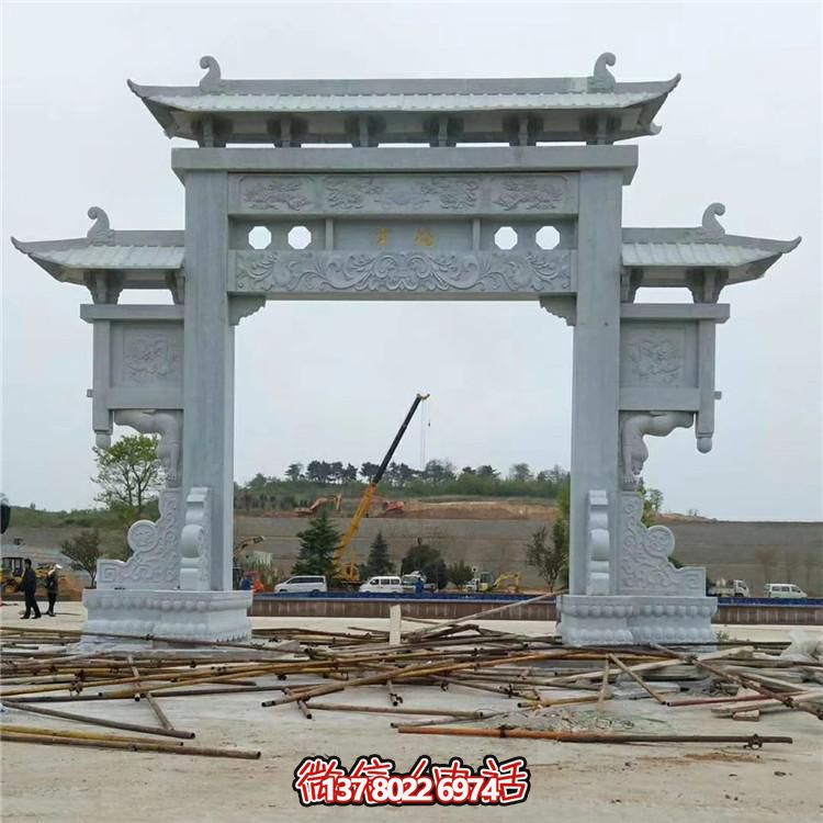 傳統(tǒng)工藝石雕牌坊，點(diǎn)綴鄉(xiāng)村美景