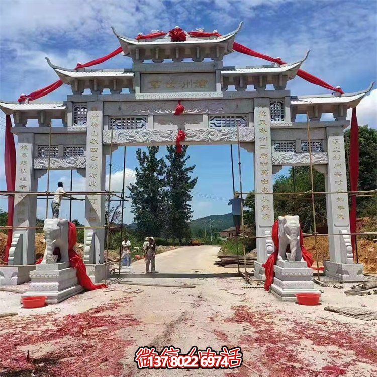 集道路四柱、花崗巖、花崗石雕和牌樓于一體的精美絕倫藝術品