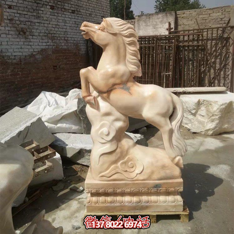 品質(zhì)卓越的大型十二生肖石雕擺件，渲染出無(wú)與倫比的晚霞紅