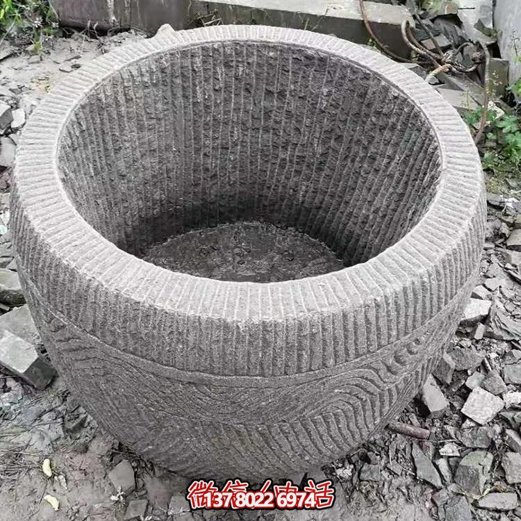 古老石槽，精致圓形養(yǎng)魚水缸