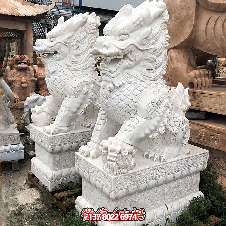 大型漢白玉石雕麒麟雕塑，為您的庭院門口增添獨(dú)特景觀